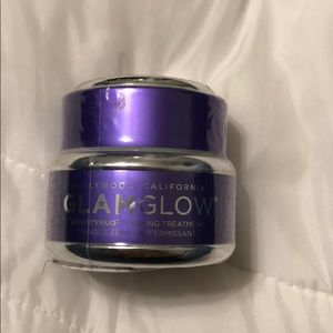 Brand new GLAMGLOW gravitymud firming treatment